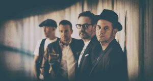 Inicio 25 fanáticos lanza "¿quién te dijo?"