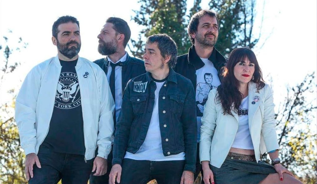 mallory knox, casa "Love (todo nuevo)"