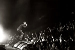 SUEDE -gigantes de la música independiente británica- publican doble video/single "SWEET KID" y "ANTIDEPRESSANTS". A punto de AGOTAR ENTRADAS en G.B. y EUROPA