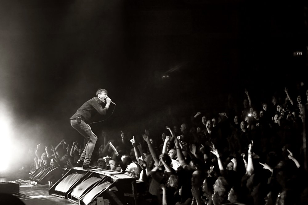 SUEDE -gigantes de la música independiente británica- publican doble video/single "SWEET KID" y "ANTIDEPRESSANTS". A punto de AGOTAR ENTRADAS en G.B. y EUROPA