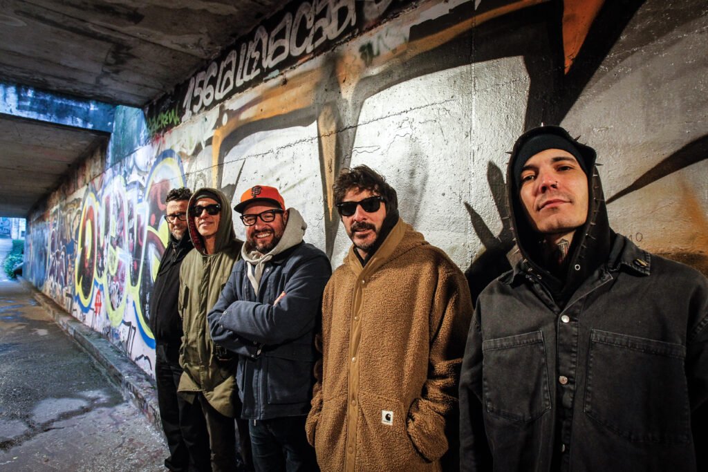 ::: Meu publican el álbum ‘Thank you for holding’:::