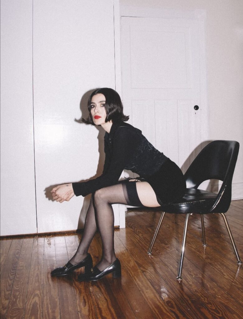Marion Raw llega a España en mayo 2026 con gira por Madrid, Zaragoza, Sopelana, Santander y Gijón. Fusiona bolero, garage y folk en un sonido crudo y