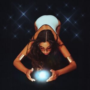 Sara Terraza lanza su single "Digan lo que digan" este 15 de abril, primer adelanto de su EP pop electrónico producido por Pedro Campos. Un sonido