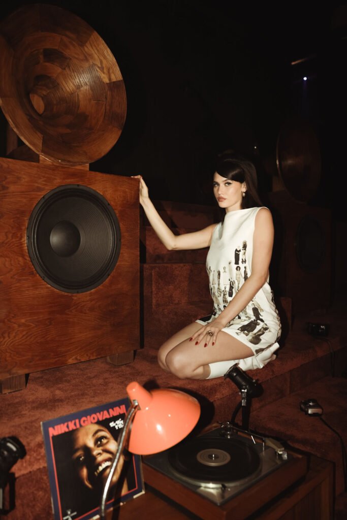 Sienna Spiro debuta en España con dos conciertos en 2027 6 Sienna Spiro debutará en España en 2027 con dos conciertos en Barcelona y Madrid para presentar Visitor y My House Tour.