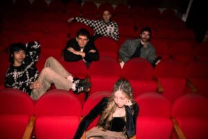 La banda madrileña de noise pop e indie rock Doplers ficha por Sideral Music tras lanzar su álbum «Cosas de cada año» y agotar entradas en la sala Siroco