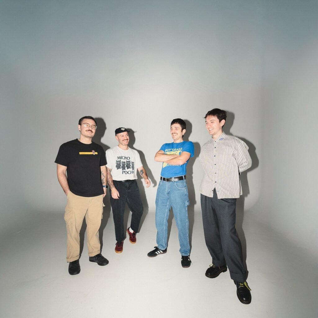 Comic Sans se incorpora a la agencia Lume y presenta su nuevo disco midwest emo "Todas las cosas que nos salieron mal" con BCore, consolidándose como